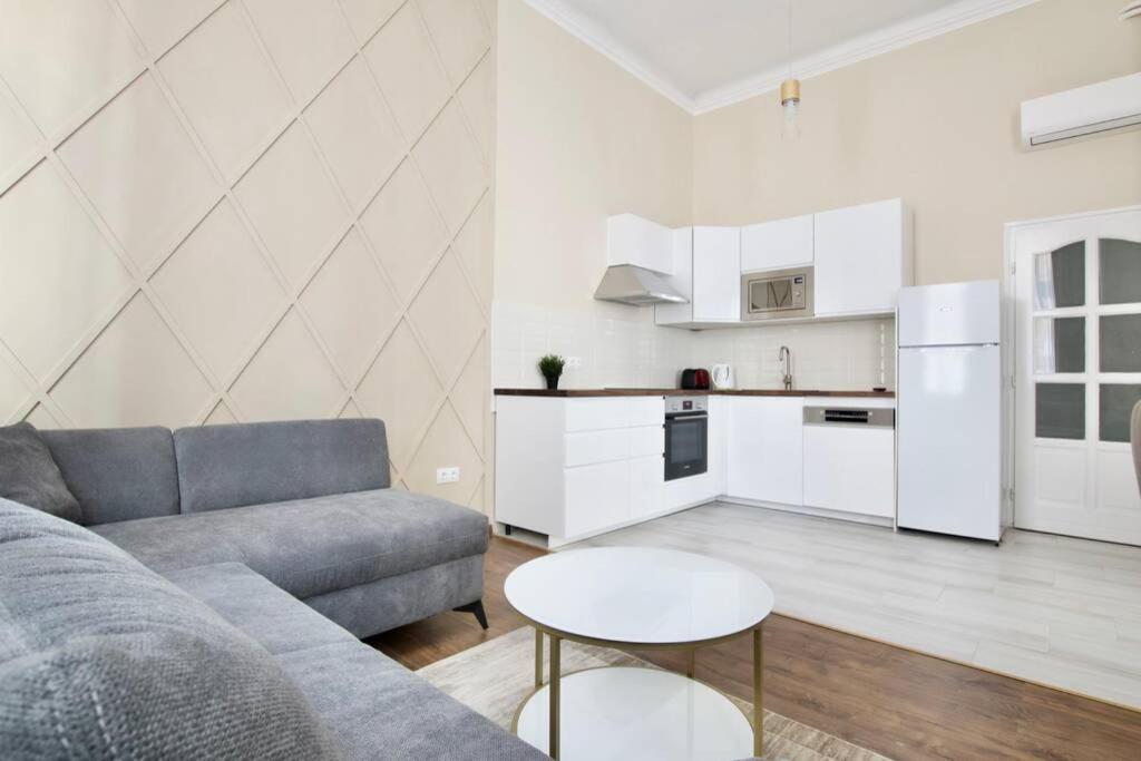 Premium Apartment By Hi5-Vaci Str. 3 Bedroom Budapest Luaran gambar